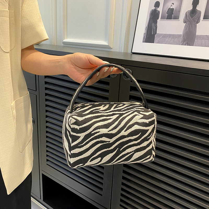 Леопардовая косметичка, роскош – обзор и цена Ysl Beauty Makeup Bag